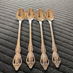 Set of 4 Oneida Brahms Ice Tea Spoons.
